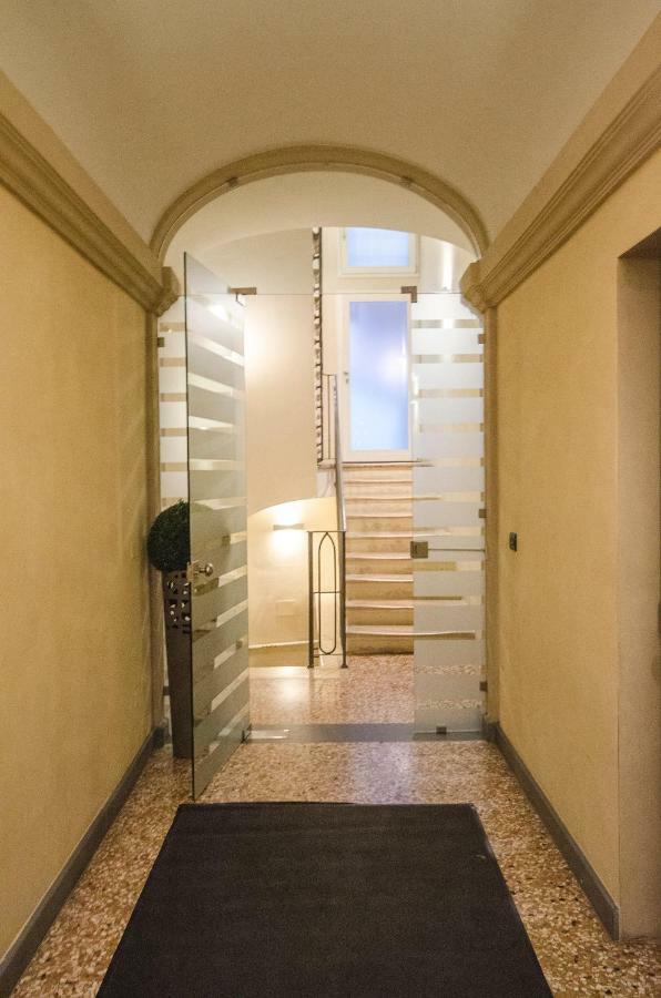 Azeglio Apartment, A Due Passi Da Piazza Maggiore Bologna Exterior foto